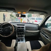 جيب لبرتي 2008 رقم بغداد  6 سلندر محرك 3700  وارد امريكي حادث بسيط جام...