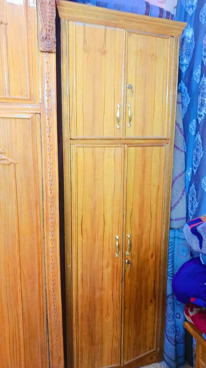 غرفه صاج عراقي مفصله تفصال مليون ونص قبل سنه هسه محتاج ورد ابيع ب700بياعه شرايه لاتخابر اصلن عنوان مدينه صدر ***********
