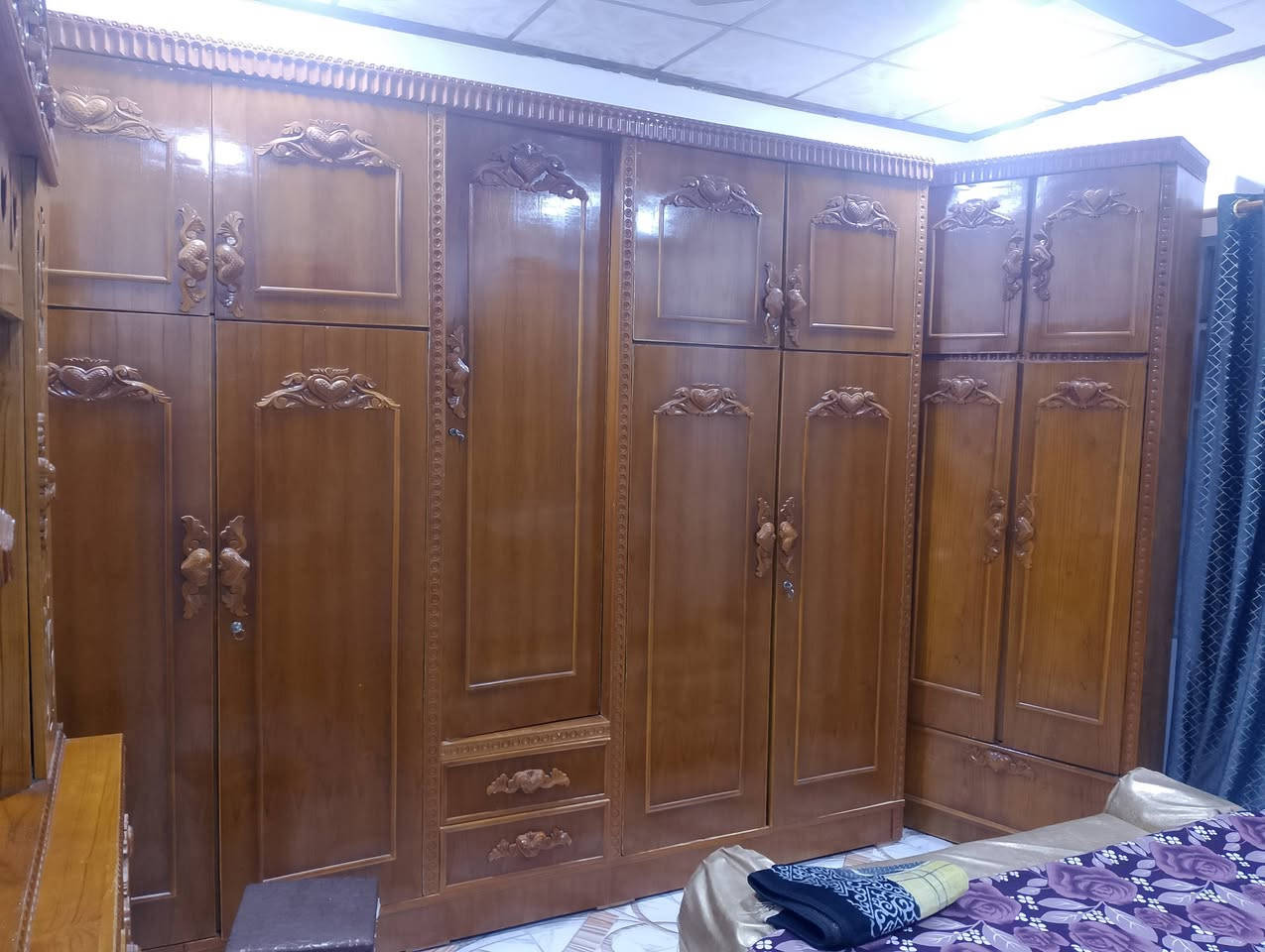 خشب عراقي بدون اي عيب نضافة 80٪ 
سعرها 700 وبيها مجال اخذتها قبل سبعة أشهر ب مليون وربع 
***********
***********
مكاني موصل حي الانتصار قرب اسواق الخضراء
