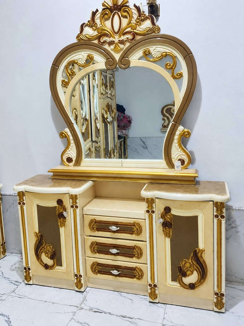 غرفه • للبيع • غرفه اخشاب