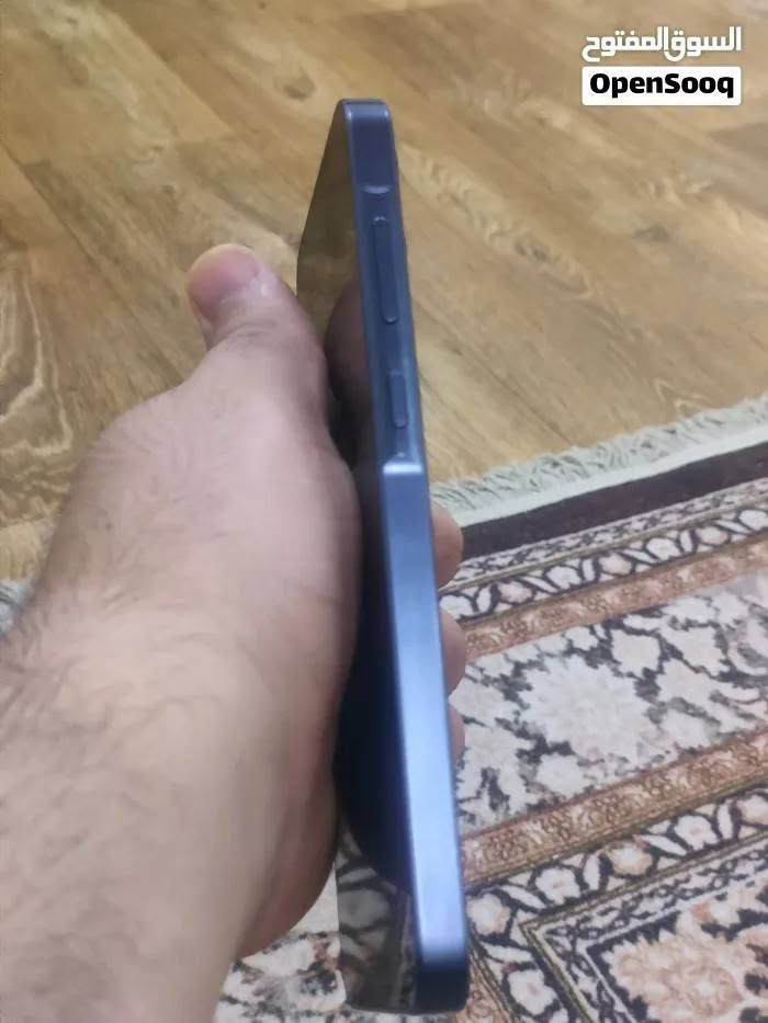 السلام عليكم اخوان 
هاتف سامسونك A35 5G
ذاكره 256 
دبل شريحه 
نظافه 99% 
جهاز جدا نظيف 
الجهاز بدون ملحقات فقط هاتف 
السعر 295 بي مجال بسيط 
للبيع او مراوس *********** البصرة, العراق

نص مكتوب في الصور:
- السوق المفتوح OpenSooq
- السوق المفتوح
- OpenSooq