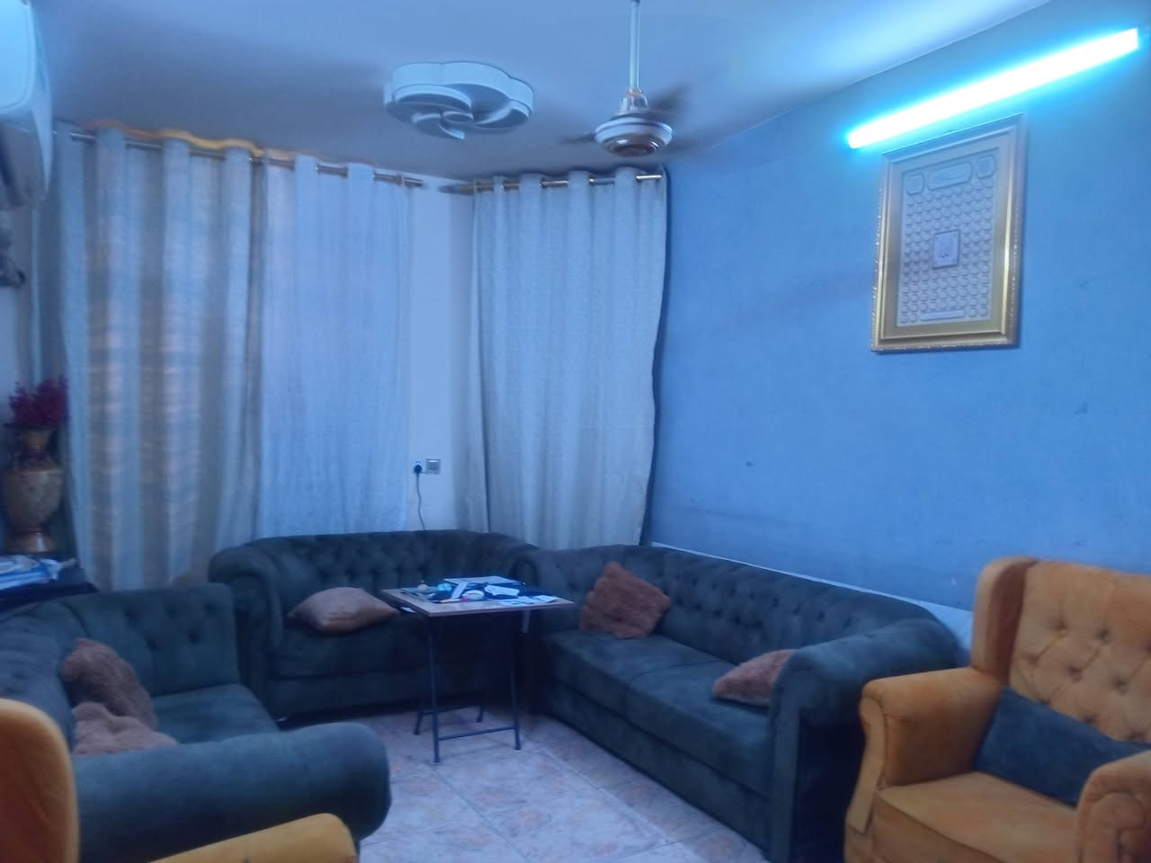 مشتمل للبيع مساحة ١٠٠م
واجهة ٥م
نزال٢٠م
محتويات المشتمل
مدخلين واستقبال وحولي درج وخدمات×3 وثلاث غرف نوم
............
موقع المشتمل حي التجاؤ الضباط مجاور كلية الامام الكاظم عليه السلام 
..........
مراجعة مكتب دلالية الامين للعقار بإدارة ابو ايمن الحميداوي 
***********
