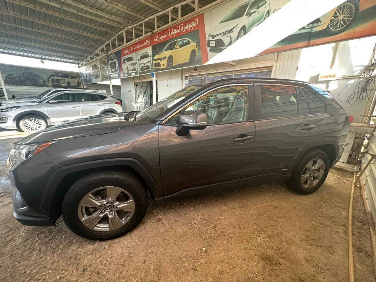 تويوتا رافور 2024 Xle فول 
عدد المسافات 12 الف KM 
الحادث : تبدلين وصبغ الجاملغين الامامي وتبديل اللغد الايسر نفس اللون 
السعر 162$ وبيها مجال
للاستفسار ***********
