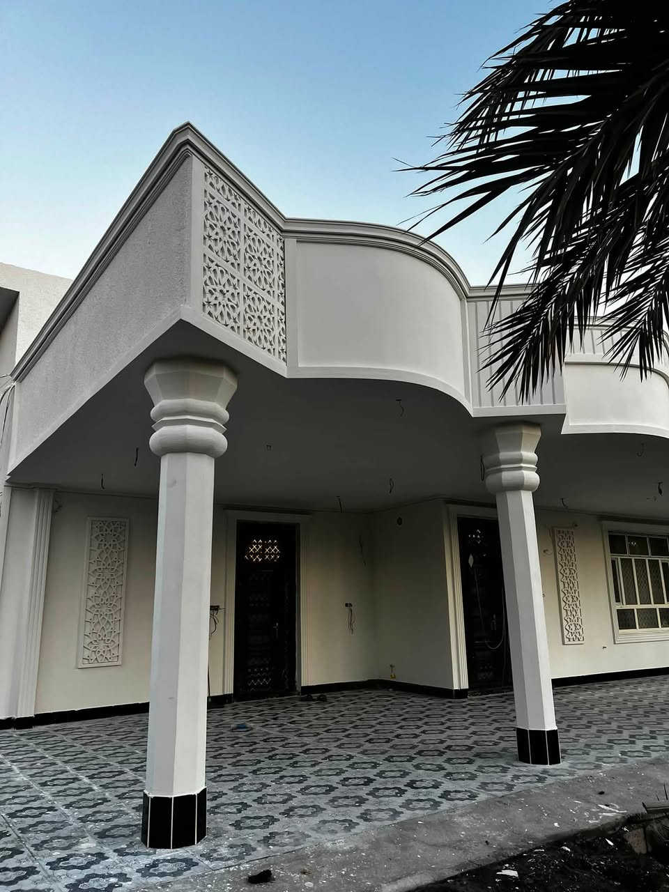 🏡✨ واجهتك هي أول انطباع عن منزلك… خلّها تليق بذوقك✅💯
إذا كنت تفكر بإنشاء واجهة جديدة أو تجديد واجهة منزلك بتصميم أنيق وفخم، فنحن نوفر لك تنفيذًا احترافيًا يجمع بين الجمال، الدقة💯 والأصالة 🏛️🔥

📞 للتواصل واتساب:***********
