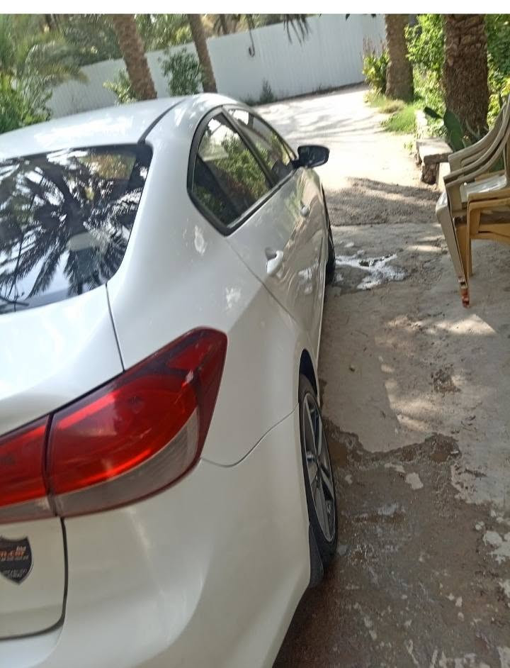 سلام عليكم 
سياره سيراتو موديل 17 بيه بارد بل باب خلفي من جهة السكن و الهلال جملغ خلف السائق 
كاميرا خفيه 
شاشه 
أشاير بل مري 
مانع انزلاق 
ويل كب رياضي 
 رقم اربيل 
كربلاء 
سعر 125$
***********
