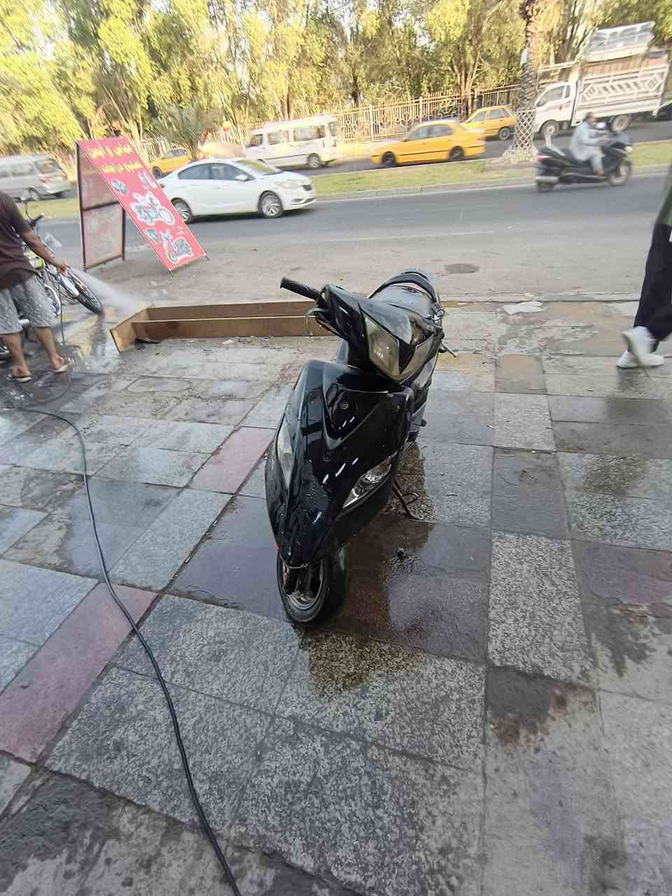 ثعلب للبيع محركها ما بي شي الدراجة يحتاجلها ترتيب بس بيها شغله وحدة بيها صوت  ب الاكسل مكاني الشعله رقمي ***********  سعرها ٤٥٠ وبيها مجال
