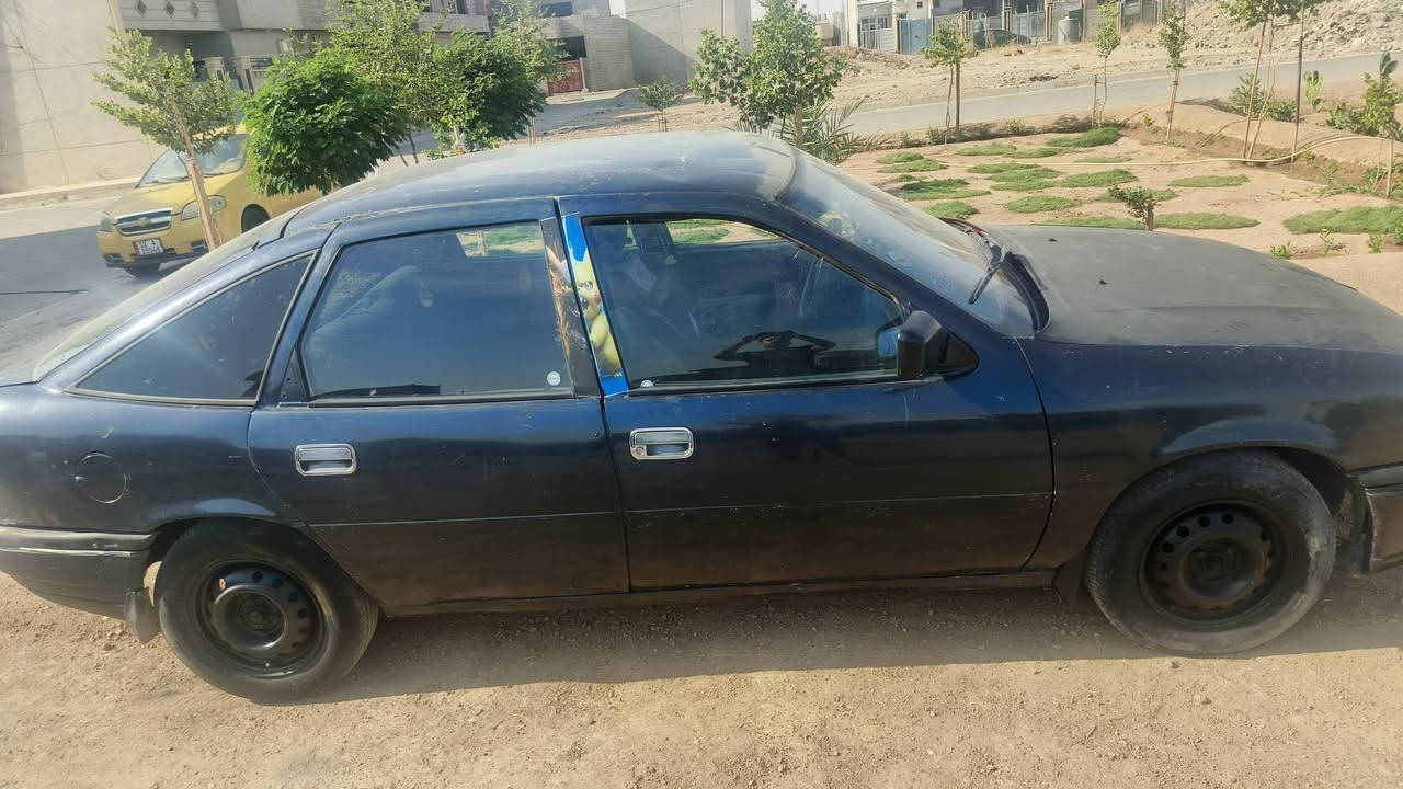 السلام عليكم فكتره حجم 16 سياره جاهزه اي نقص ما بيها محرك وكير شرط طخم تاير جديد ما اندل راعيها ابيعها حبل 12 ورقه ***********
***********
