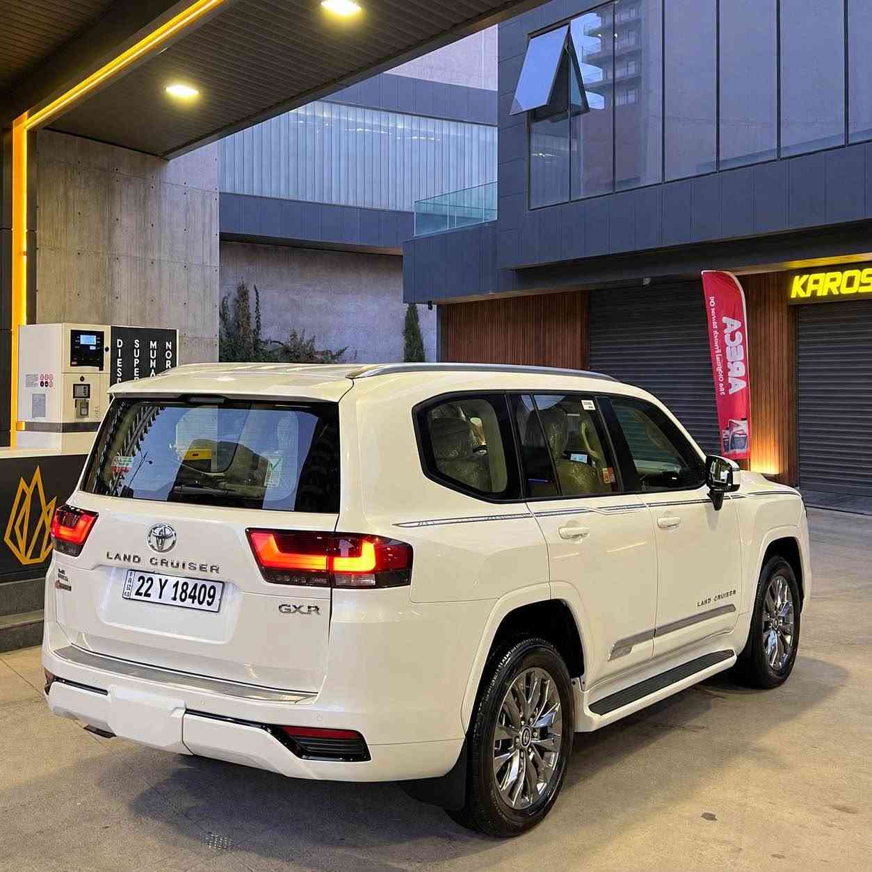Toyota land crusir 2022  GXR   SAS  52000 km
Twin Turbo ٣ شاشات بلادی ساس

اللَّهُمَّ صَلِّ عَلَى مُحَمَّدٍ وَعَلَى آل مُحَمَّدٍ
-اخت زيرو بل كارتون

-مکفولە کفالة عامە 
(بدون صبغ - بدون بارد - بدون رمل - بدون حالوب ـ حتا دعاميات و اللحیات شرط بدون صبغ)

-تويتا لاندكروز موديل (2022) توين توربو
سياره زيرو شريكه ساز باب اولا
سياره مواصفات (GXR) تلاث شاشات بلادی
سياره (٦) سلندر توين توربو 

-سياره گير محرك بشرت مامفتوح و مابی ای خلل و صوت و بعدها ظمان من الشرکە 

- فول مواصفات  
(كوشنات جلد _ شغال عن بعد _ 
_ كاميرا _ كوشنات تدفيه و تبرید _ شاشه كبير
٣ شاشات بيلادي _ وايرليس شحن _   نيظام eco _ سلايت _ النزلاق _ثلاجه _ زينون _ حساسيات امامیە و خلفییە )

-سنویە و رقم و کلشی جدیدە حتی ٢٠٢٩ تحویل مباشر

-سیارة جدیدە مابیها دینار مصرف کلشی علی وظع الشرکە 

-مكان السیارە سليمانيه
-سعر 618 ورقە و مجال بسیط
-رقم تلفون *********** السليمانية, العراق
