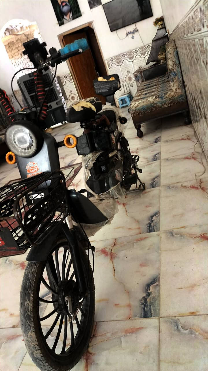 هاي دراجه البيع سرعه مالتها قافله على 35 يراد سويها سعر 225وببها مجال الشراي وترهم مراوس بدراجه بانزين الرقم***********
