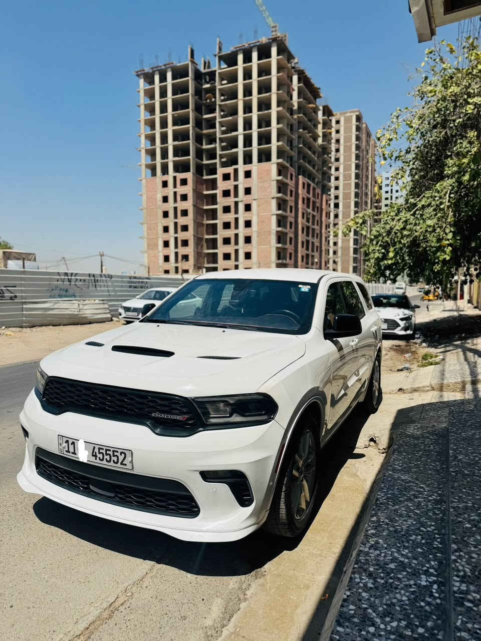 السلام عليكم 
للبيع دوج دورنكو 2023 GT 
مواصفات الGT معرفه 
بصمة تشغيل و تشغيل عن بعد 
سترين حرف D 
كير طيارة 8 نمر 
صندوق كهرباء 
وباقي مواصفات ال GT 
حادثها بنيد تبديل + جاملغ ايمن بارد و جزء صبغ 
و الأيسر بي بارد في مقدمته 
وبيها باب خلف السكن دبل كود من امريكا 
السياره ب اسمي شرط التحويل 
ماشيه ٢٥ الف و قابل للزيادة
السعر ٢٩٥ وبيها مجال بسيط 
للاستفسار *********** 
المكان بغداد حي الإعلام
