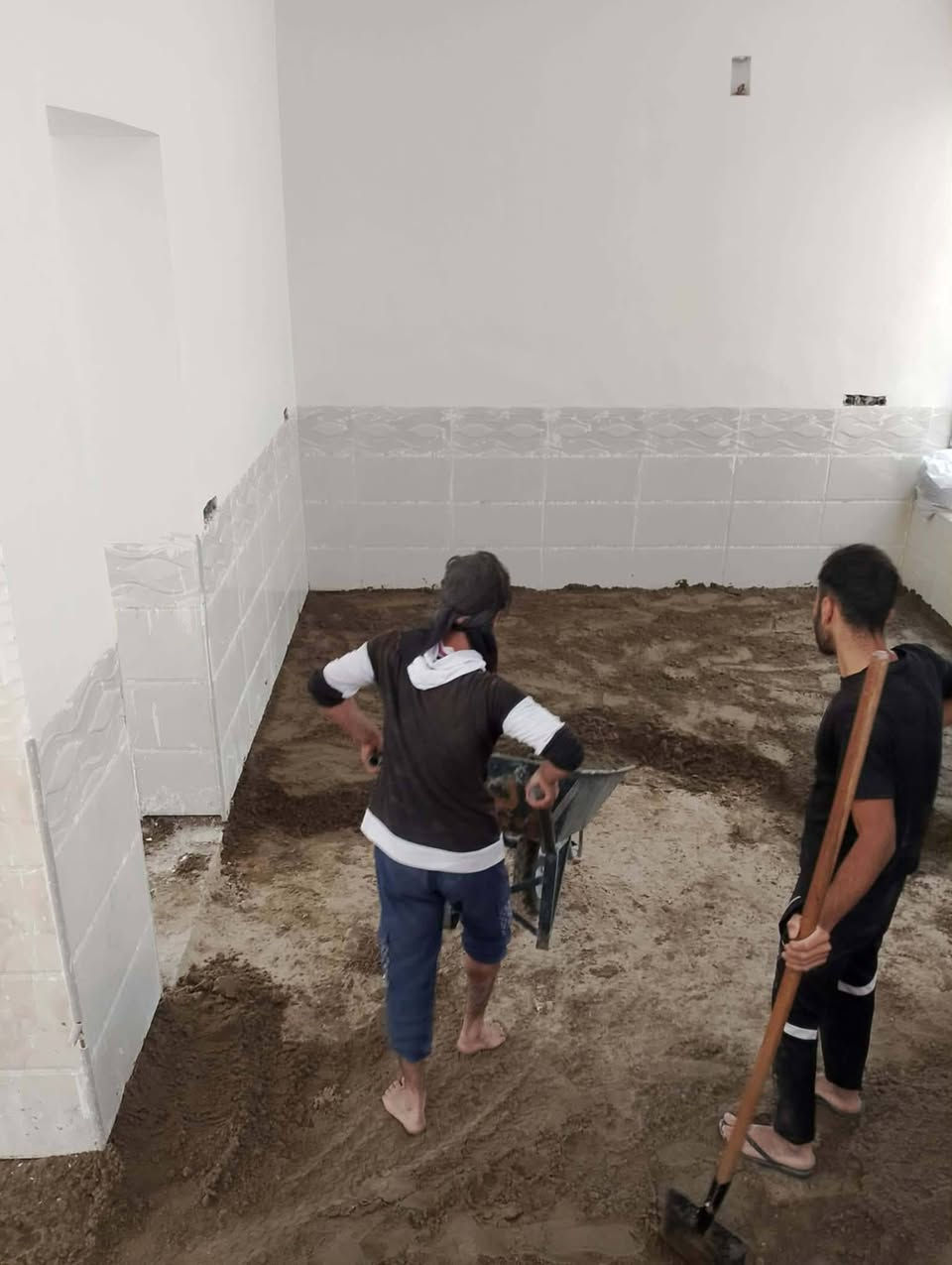 كادر عراقي ابن بلدك وشرط شغل درجه اولى وستلام مهندسين ركز مو مهندس مهندسين شكم خلفه تريد 123456موجودين تطبيك كافة السيراميك وأرضيات الكاشي والمرمر  والبورسلين والدرج وأعمال  الترميم وعمل لوح البورسلين شغل درجه اولى كادر  مكان العمل محافظات   واتساب مفتوح ***********
جدران ب8
الارضيه 7
شرط استلام مهندس وبيك خير وتدلل

نص مكتوب في الصور:
- Shot on AWESOME A70