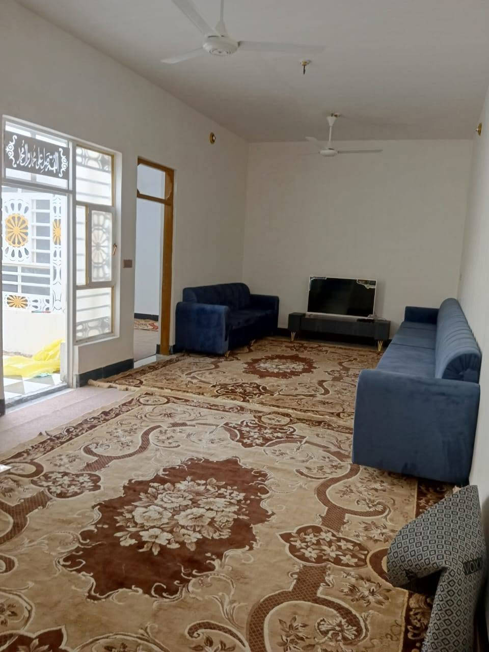 سلام عليكم
فرشتين للبيع القياس 3*4 

العنوان النجف الكوفة 

السعر خاص للاتصال او الاستفسار على الارقام التاليه 
واتساب :***********
خط:***********
