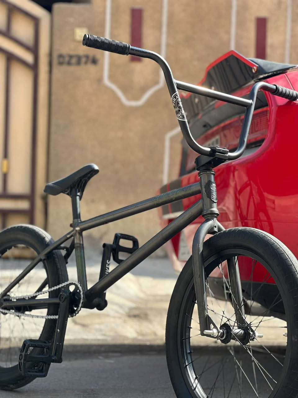 (متوفر الان)
سلام عليكم احبتي ليوم جبتلكم بايسكل جديد شكاكي 
ماركه عالميه (STOLEN) فول وزنه خفيف ريشه يتحمل وزن ثقيل سارع قبل الحجز !!
الاتصال والاستفسار ***********
👇👇 المواصفات 👇👇
نوع الماركه : BmxSTOLEN ، بي ام اكس ستولن
سعر ثابت : 250 الف دينار عراقي وتوصيل مجاني فقط بغداد
!!
حجم البايك : 20.75 عالي
وزن البايك: خفيف 9كيلو غرام / يتحمل وزن ثقيل 75 وأكثر
تايرات : اصليه حجم 20.40 عراض
وياله : طبقتين عراض مكينه يمنه صوت عالي
ركبه وسكان : عاليات 
الكشن : نوعيه فلاي جلد
توجد خدمة توصيل بغداد فقط
