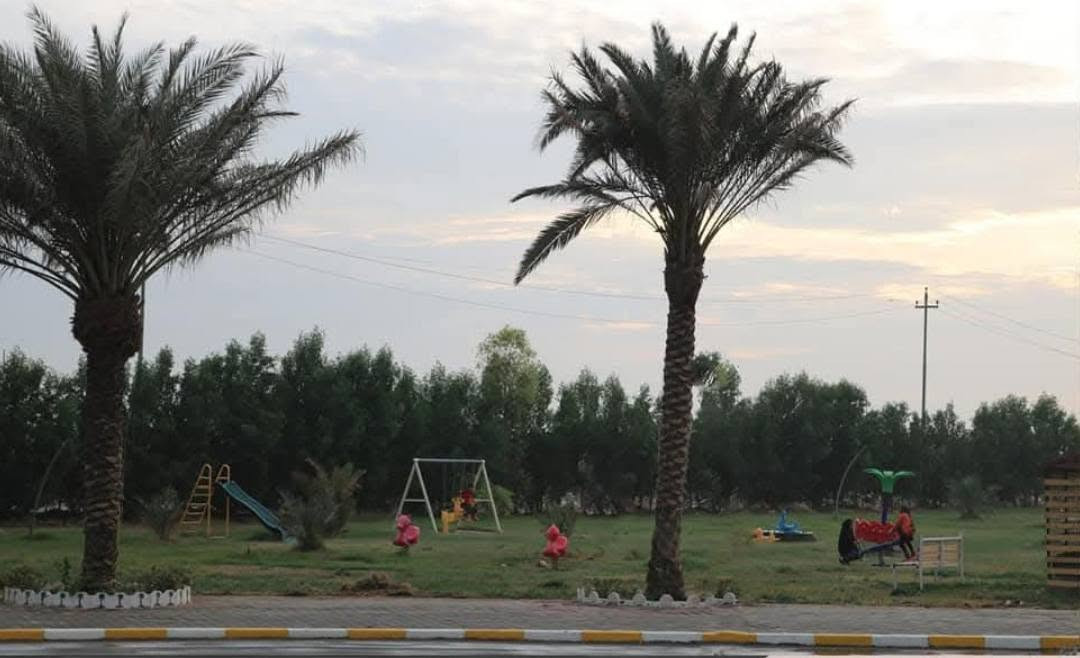 دار للبيع في مجمع السلام السكني/ مقابل جامعة الكفيل
اقرب مجمع الى مركز النجف ومرقد الامام علي (ع)
200م ، المرحلة الثالثة ، جاهز للسكن
يتكون الدار من: كراج سيارة ، حديقة امامية وخلفية ، مطبخ ، استقبال ، غرف نوم عدد 3 , صحيات عدد 3

موقع الدار مميز يبعد عن جامعة الكفيل مسافة دقيقتين وبالقرب من الحديقة العامة للمجمع

المبلغ المطلوب نقد 105 مليون وبي مجال 
الباقي من القرض يسدد شهريا 644 الف (بدون كفيل)

للاستفسار: *********** او على الخاص
