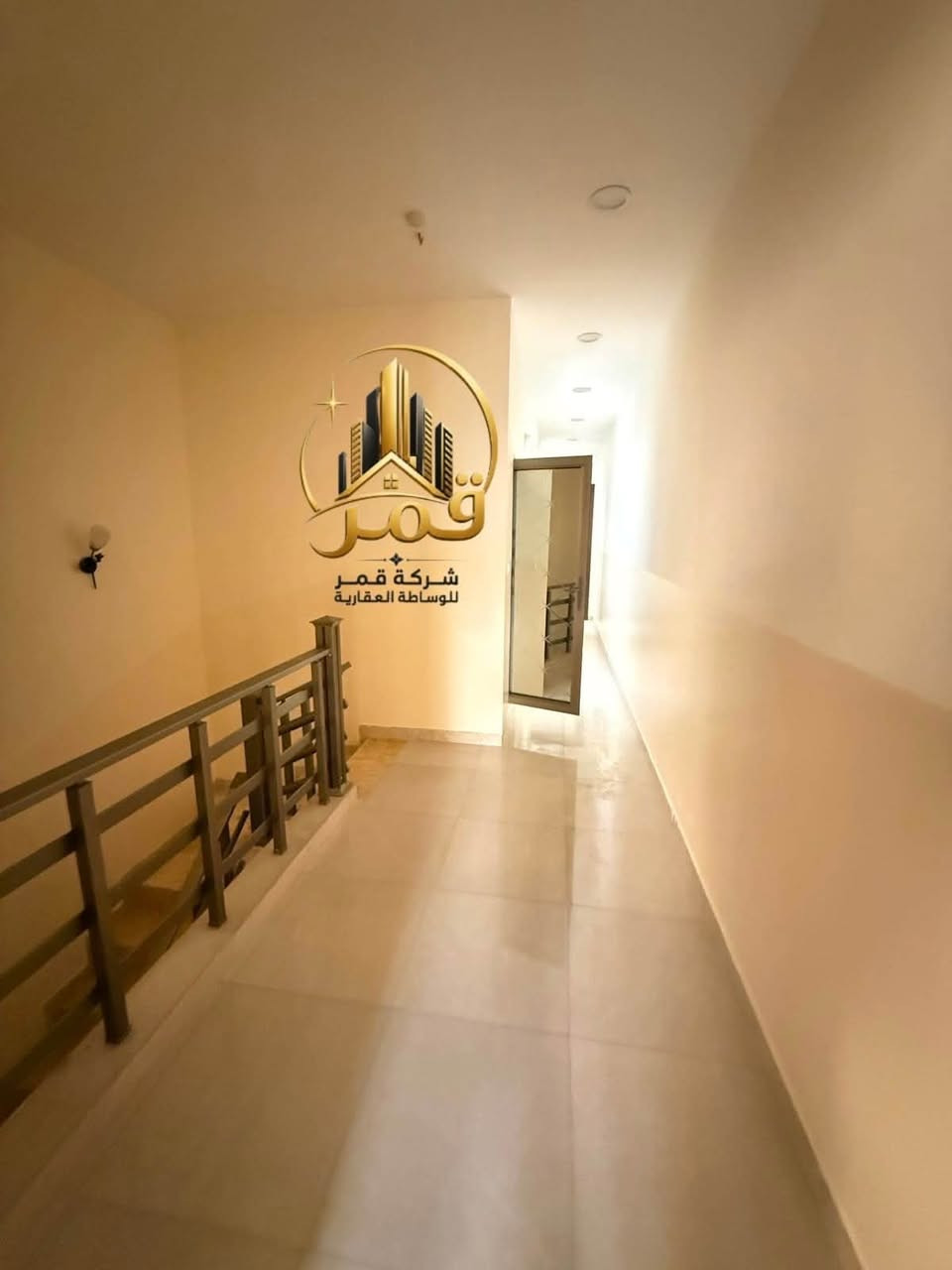 #للايجار__في__السيدية 

بيت مساحة 100 متر زيروووو 

كراج 

 ثلاث غرف نوم 

صالة

مطبخ

2 خدمات صحية 

السعر ((( مليون و 250 ))) + مقدمة شهرين 

للاستفسار والحجز: ***********📲
 متوفر واتساب🏢

 مكتب قمر للوساطة العقارية📍

 زورونا في المكتب للاطلاع على المزيد من عروض الإيجار في السيدية
