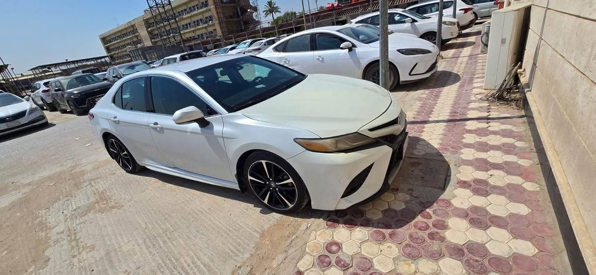 كامِري موديل ٢٠١٨ فئة xse عدا البانوراما 
المواصفات :
- كشنات جلد
-كشن امامي كهرباء + تدفئة وتبريد 
-نقطه عمياء
- رادارات 
-سايد بريك كهربائي
-كاميرا وحساس خلفي 
-حساس امامي 
وبعد بيها هواي مواصفات 

حادثها مثل ما موضح بلصور وهنا بالعراق صارت بيها طخات بسيطه موضحه بالصور 
🔴 البنيد مصبوغ فقط 

السعر : ١٧٠ وقابل للتفاوض 
للاستفسار الاتصال على الرقم 
*********** 
العنوان : بابل / قضاء المحاويل المحاويل, بابل

