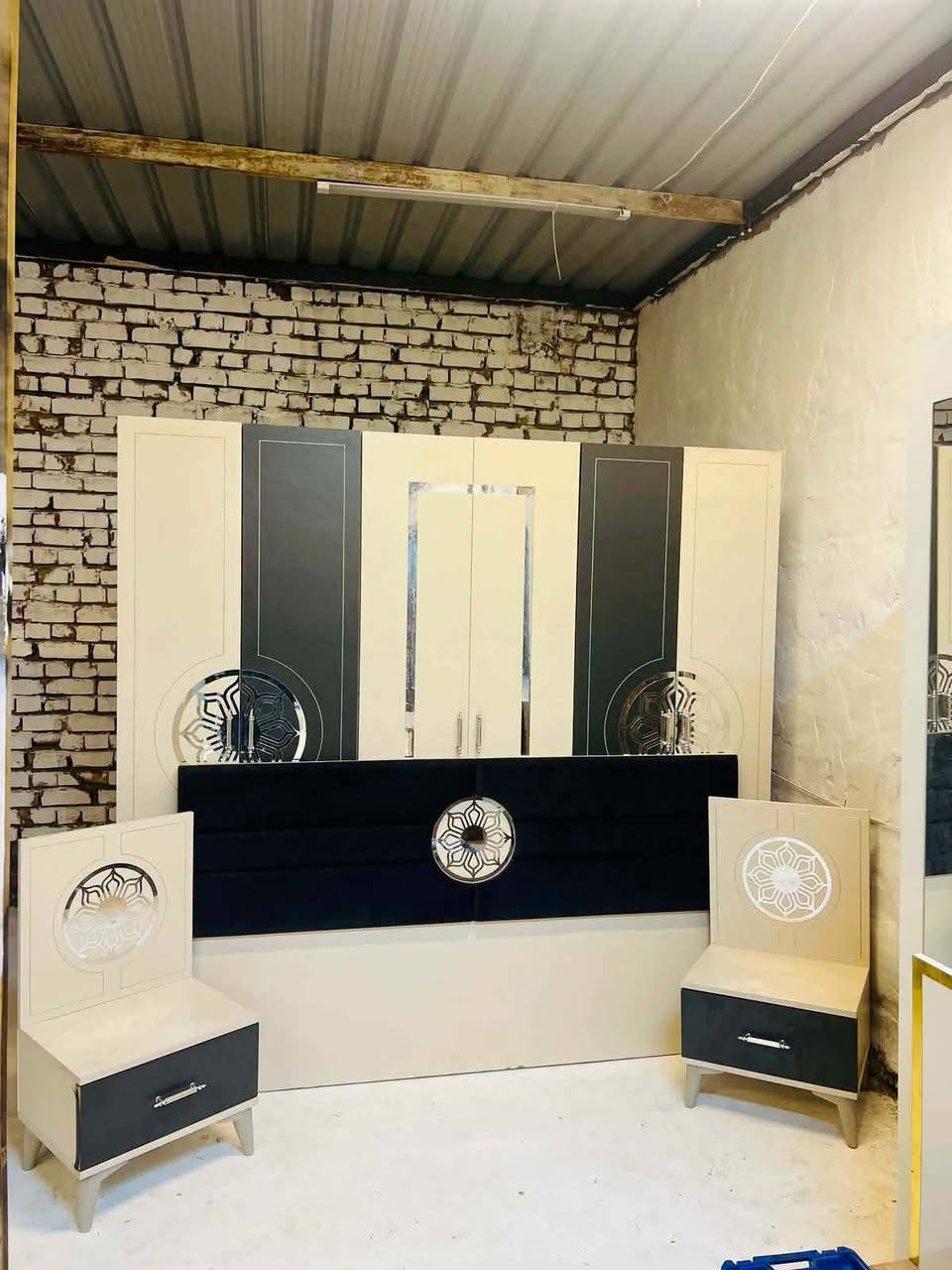 💎💗 غرفة تركي مستخدم
5قطع 
💯 نظافة 90
🚪 نظام ابواب مرتب
السعر 450
نقل وشد داخل بغداد مجاني ومحافظات بكروه
للحجز اخذ سكرين وتفضل وات ساب ***********
