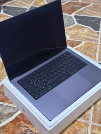 ماك بوك برو M3 • ١٤ إنش • ٥١٢ جيجا SSD