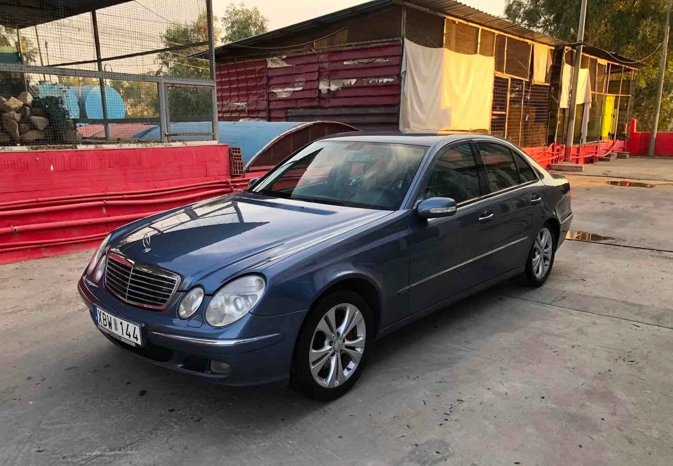 مارسیدس ٢٠٠٣ ئی کڵاس
مەنەفێستی ئەسڵی ابراهیم خلیل 
سەیارەکە ٢٠٢١ داخل بووە
سەیارەکە لەسەر دەقی شەریک ماوەتەوە 
حیزام ئەوروپایە لێدراوی نییە کۆدی بۆ کراوە
سعری ٧٥ معامەلەیکی کەم 
***********
