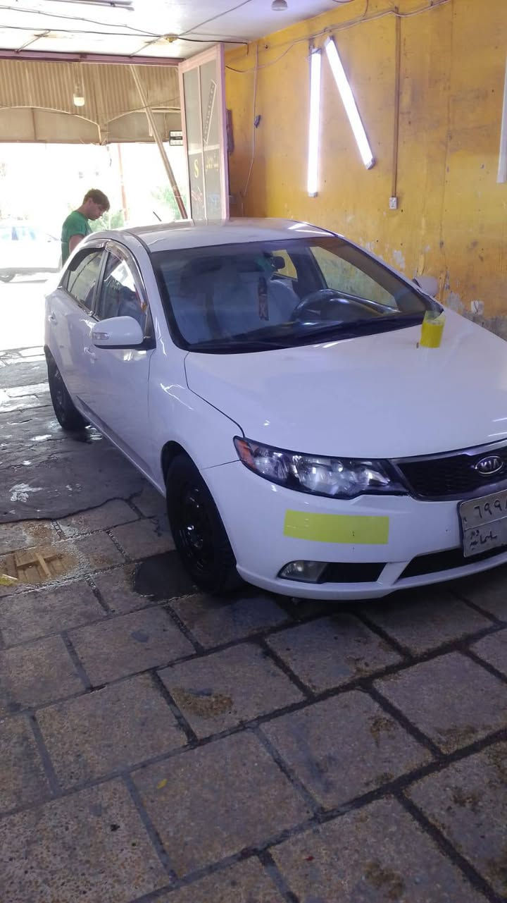 للبيع كيه سيراتو موديل 10 رقم شمالي تحويل أو وكاله حاضر سياره جاهزة مكينه كير حداديه تخم تاير جدد 
كفاله من الضربه مصبوغة عام 
السعر. 68. أو بيه مجال 
***********. مكان نجف طريق كربلاء نجف عمود 250

