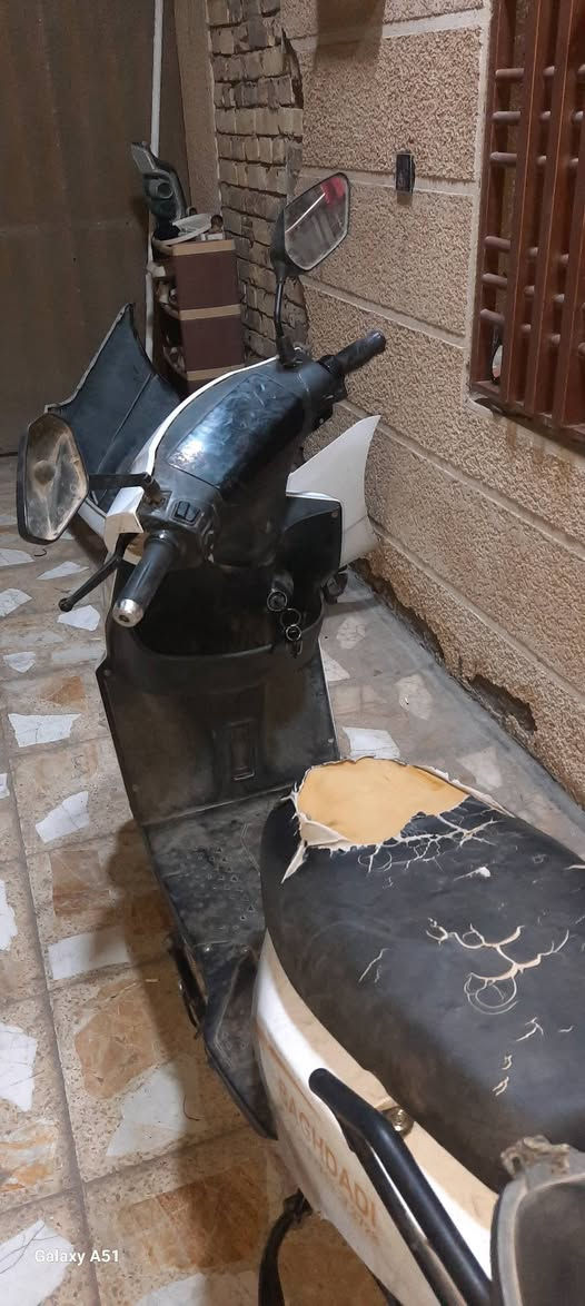 دراجه سكنس شحن عاطلة البيع على عطلهاموديل 2025 تشغيل بصمه سته بطاريات البطاريات شغالة موديل 2026 انذار سرقه لايت عالي ناصي ٤٥٠ الف وبيها وبيها مجال بسيط استفسار اتصال على الرصيد و الواتساب
***********

نص مكتوب في الصور:
- Galaxy A51