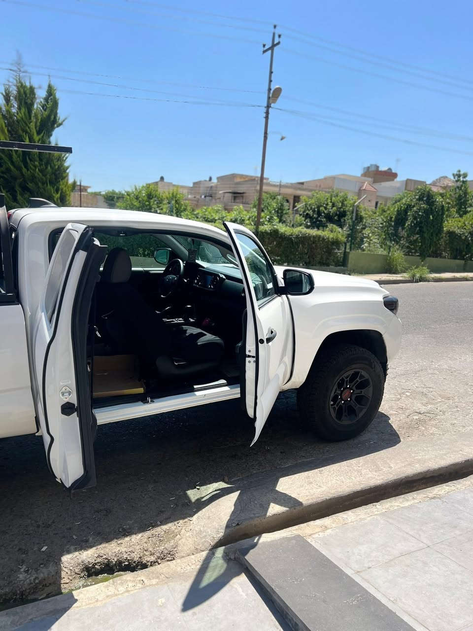 تاكوما2023 قطعتين صبغ بدون داخل سياره جاهز رقم دهوك بسمي 4سلندر  تايرات و يل trd Pro. رادار  كاميره. شاشه   تحديس سرعه.  سياره جديد جاهز) مكان دهوك)رقم موبايل)***********
