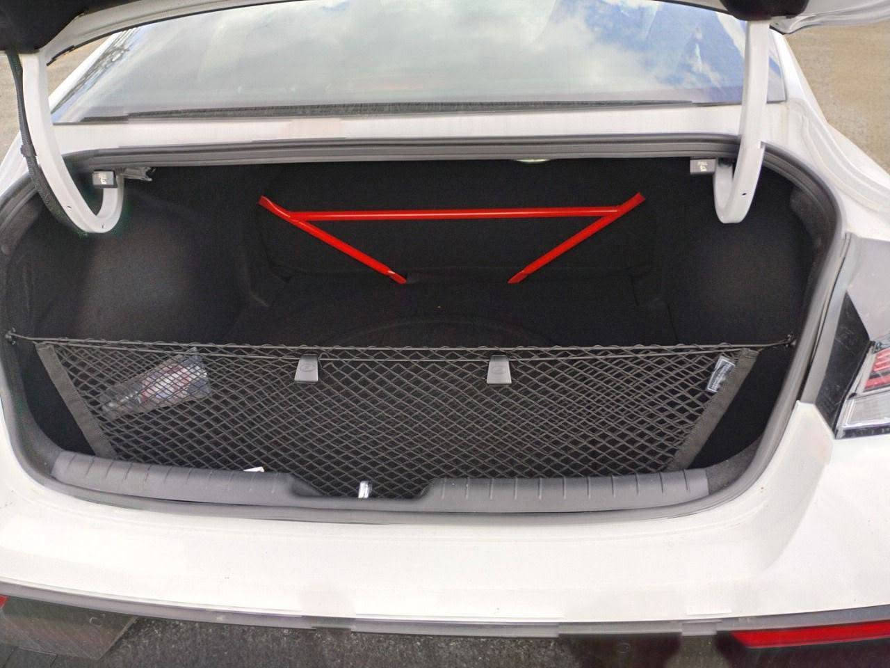 الحلو والنظيف للبيع…🩵🚀
Hyundai Elantra N 

موديل 2025  بدون رقم تترقم جميع المحافظات عدا الاقليم

تريد تتونس كمل واقرة المواصفات 🩵🚀

اللون ابيض صدفي 

محرك 2000 تيربو 

كير اوتوماتيك 8 نمر دبل كلتچ DCT 

فتحة سقف 

بصمة تشغيل

بصمة ابواب 

ترحيب عند الاقتراب 

شاشه كبيره متصله 

ثيمات شاشة عدد ٥

اناره داخليه بلادي بيها عدة الوان 

كشنات حضن ريكارو مختمة N 

كشنات تدفئة 

دركة بيها دكمتين مودات N ومختمة N

شفتات ستيرن 

اكتف اكزوز بلادي بيها 3 وضعيات للصوت وي مودات القياده 

** مودات للقياده ((ايكو ، نورمل ، سبورت ، مود N ,))

 كوستم تتحكم بوضع القياده شون متريد 

، دكمة NGS تزيد السياره 10 احصنة لمدة 20 ثانية 

دبلات كهرباء تتكيف وي وضعية القياده 

ويل 19 بلادي 

فجوج لون احمر مختمة N بلادي

حساسات  خلفي 

كامره خلفيه دوار 

رادارات 360 درجه

رادار مانع تصادم 💥 

كامره تقرالك الطريق وتنبهك اذا انحرفت عن المسار 

نظام قيادة مساعدة 

نظام تحديد مسار 

التوقف التلقائي عند التحريك ووجود اجسام غريبه

عليها شوته رياضي 

السياره حلوه ونظيفة 

السياره ماشيه 10mi

بدون صبغ شرط وصور الحادث بلمنشور

السعر 165$

رقم الهاتف للتواصل ***********

مكان السياره 
بابل المسيب 
                    
                     ...اسف عالاطاله..

نص مكتوب في الصور:
- BIDCARs