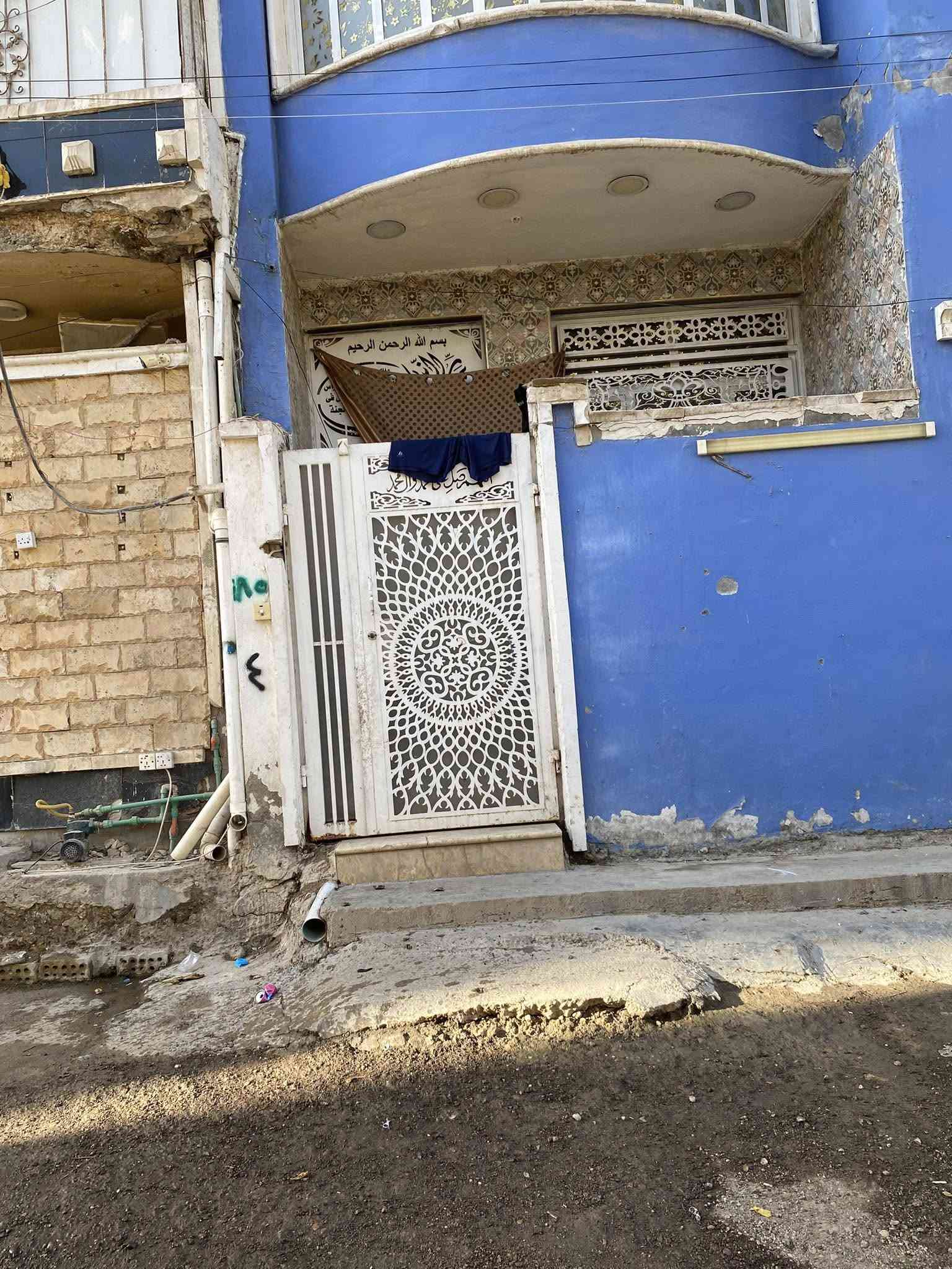 دار لليجار 3طابق بيت جديد وقريب على الشارع العام 3غرف نوم سويتات  منطقت الملالي قرب سيطره الزنجيل  *********** واتساب
