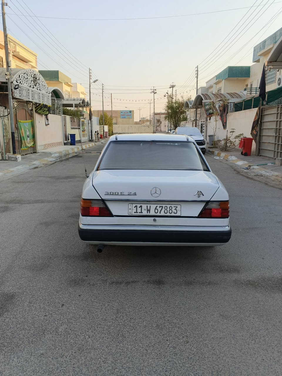 سياره مارسدس دب 300E مديل 89 سياره مكفوله من الضربه القويه والكلبه والكص والخياس والعيب الشرعي قواعد برنكيتات مكفولات مكينه وكير 3000ففتي مكينه وكير مكفولات تبريد ثلج حداديه 100% تخم تاير كهربائيات شغاله كيجات شغاله رقم بغداد انكليزي تحويل ثاني يوم سعره 58 مكانه ذي قار المركز 
***********

