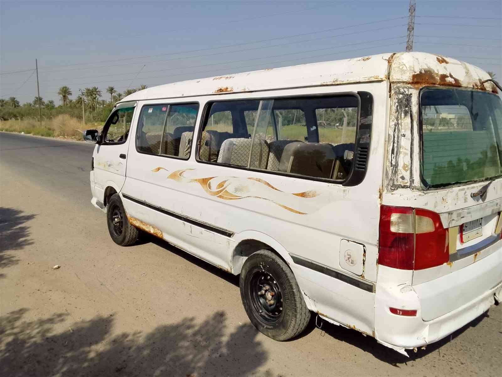 سلام عليكم  سياره فتون موصليه مكينه بيه تبخير شويه كير واكسل وتايرات نضيفات سنويه اصليه موجوده بس مكسوره وعندي استنساخ سعر 23 وبيه مجال عنوان بغداد البياع شهداء ***********
