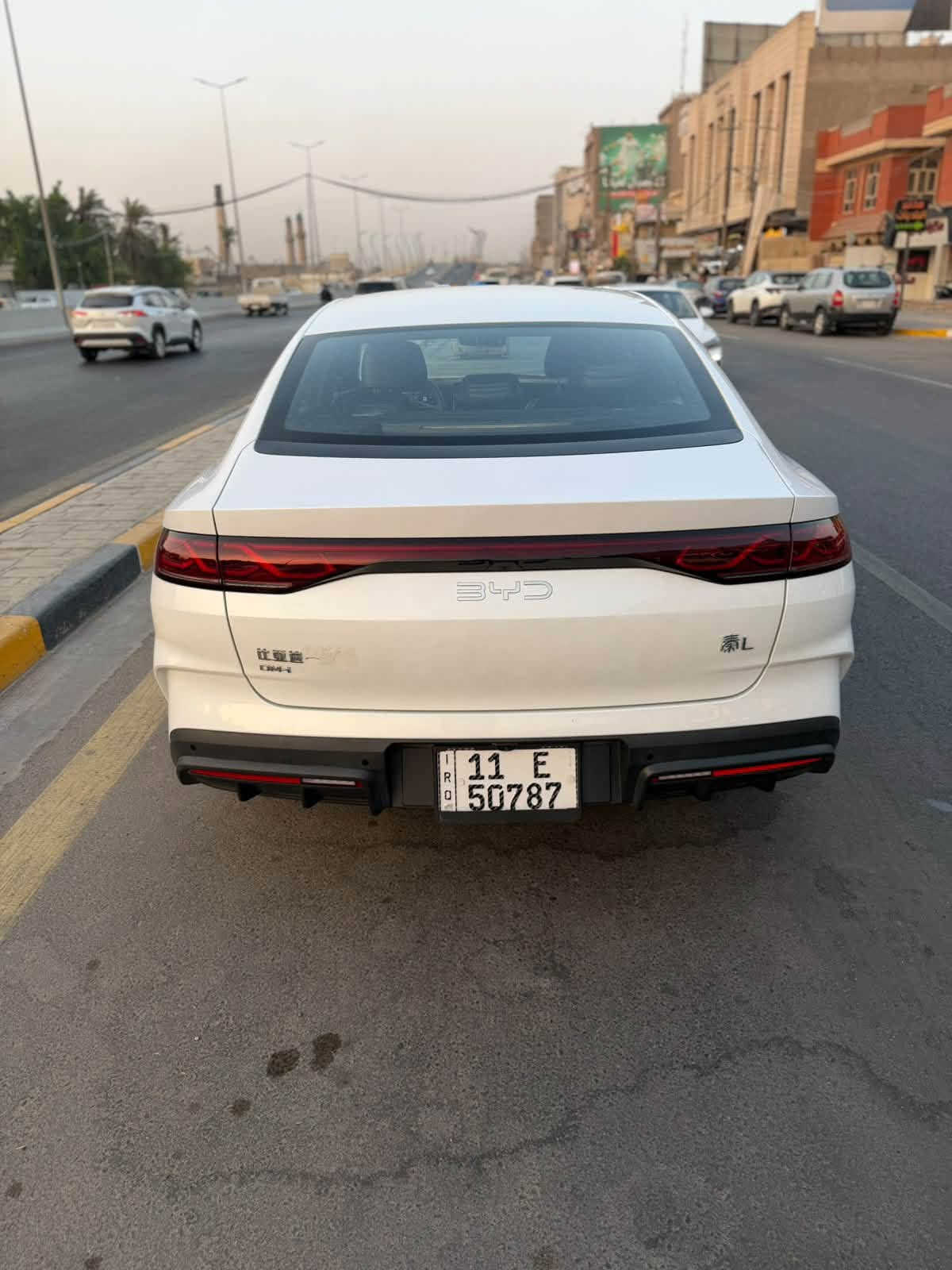 السلام عليكم 
للبيع بي واي دي 
كن ال  موديل ٢٠٢٤ السيارة رقم بغداد 
كفاله عامه بيها بس رصعة بالبنيد
ماشيه 16 الف  الكلي مواصفات السيارة

٥ كاميرات 
دخول ذكي 
قمارة حديد
شاشه دجتال 
شاشه وسطيه دواره
كرسي كهرباء 
داخل جلد زيتوني
بصمه تشغيل وبصمه أبواب 
بك لايت لد متصل وعلامه byd لد
للاستفسار الاتصال 
***********
