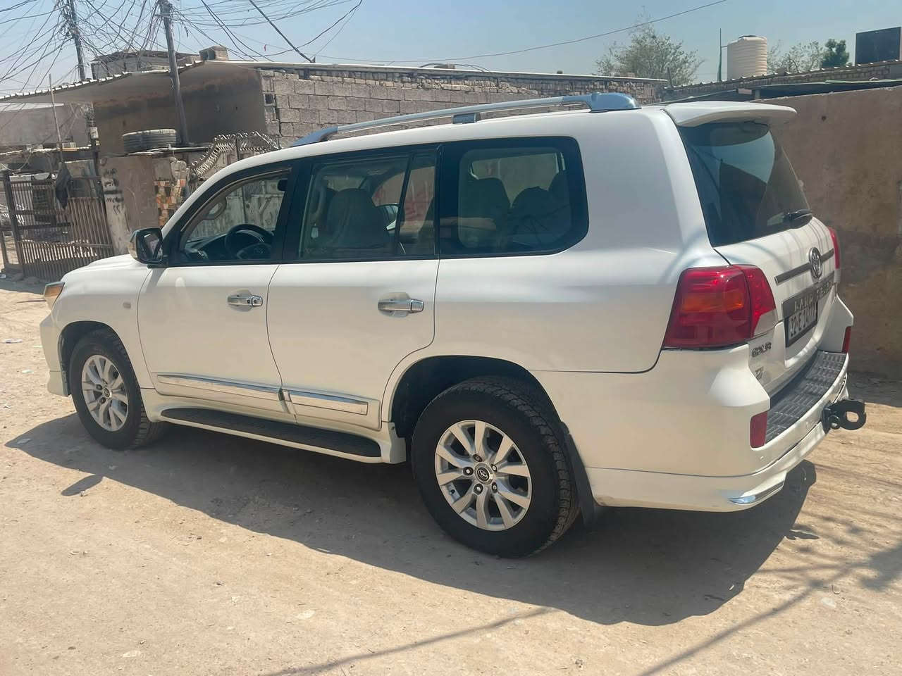 السلام عليكم للبيع لاندكروز 2009 اربيل بسمي سنويته 31مكينه سته السياره كفاله عامه حتى من البارد عده الدعاميات صبغ كير ومكينه كفاله المكينه جديده سعره 275وبيه مجال عنوانه الامين للاستفسار***********
