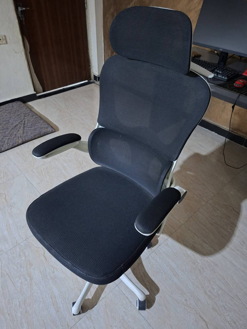 كرسي مكتبي فول مواصفات
ميز gaming تفصال خاص من دامبي ستور 
شاشه aoc gaming هرتز 180 ips دقه1080 
ماوس attack shark x6
كيبورد redragon 
سماعه logitech astro a10
مع ماوس باد احترافي وجوستك Xbox 360 جديده
مواصفات الكيس
كارت شاشه 1660ti 
معالج I5 10400f 
بورد MSI H510M A pro
SSD 256gb
HDD 500gb
POWER 650
رامات 2×8 يعني g16 سرعه 3200
تجميعه كامله مكمله متصرف عليها ربع تاخذها وتتونس وكراتين القطع كلها موجوده بدون اي نقص حته شخط مابيهن
السعر 1,200,000 دينار عراقي
الموقع بغداد ابو غريب وهذا رقم الواتساب ***********  وكل الهلا بيكم
