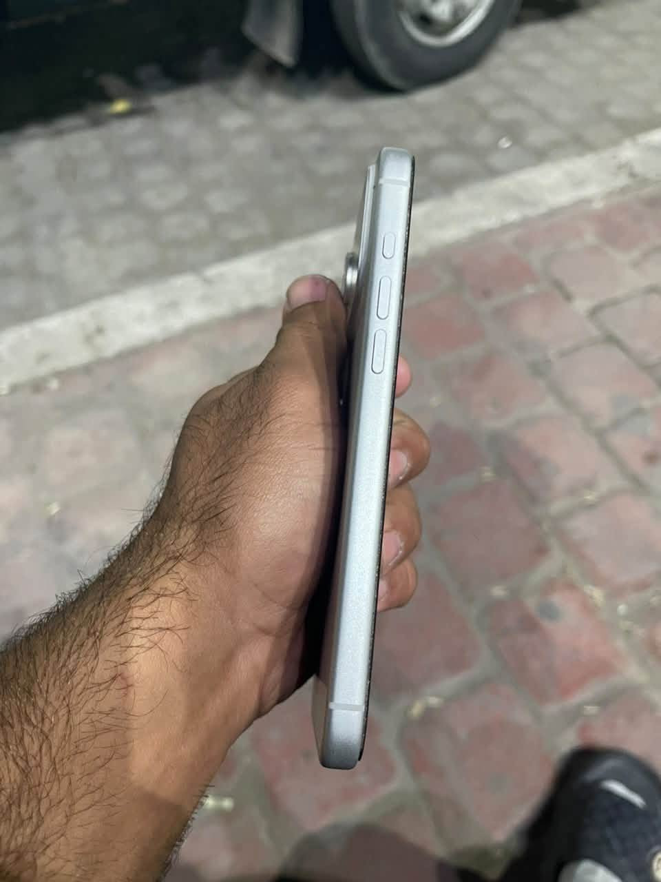 آيفون ١٧ برو ماكس • بطارية ١٠٠ • شريحة الكترونية