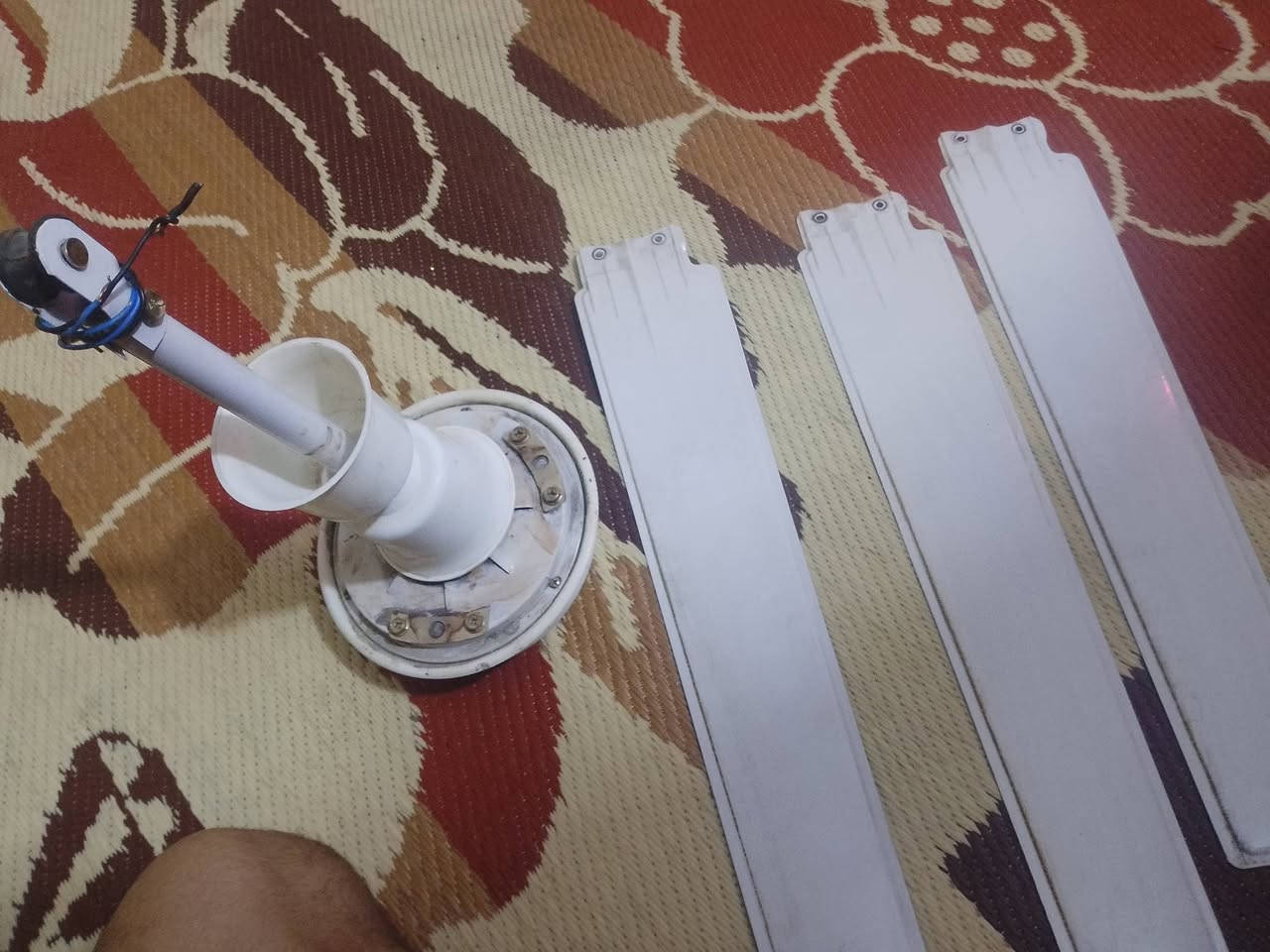 مروحه سقفيه للبيع السعر 20الف نجف حي ميسان ***********
