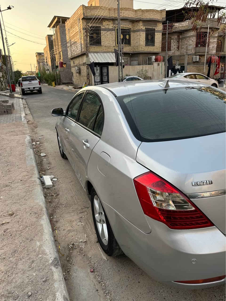 جيلي امجراند Ec 7 محرك بلاد 1800 كير ومحرك مكفولات ماشيه 140  سياره مكفوله من الضربه والتبديل مصبوغه عام تبريد شغال منضومه جديده❄️ تخم تاير جديد حداديه نص عمر 
السياره غرفتها كلش جديده وبلاديه من كل النواحي ما ملعوب بيها رقم بصره الدولي بسمي سنويه 2031  سعرها 55$ مجال قليل لشراي العنوان بصره حي الحسين *********** ❤️مكلف بالنشر ❤️ البصرة, العراق
