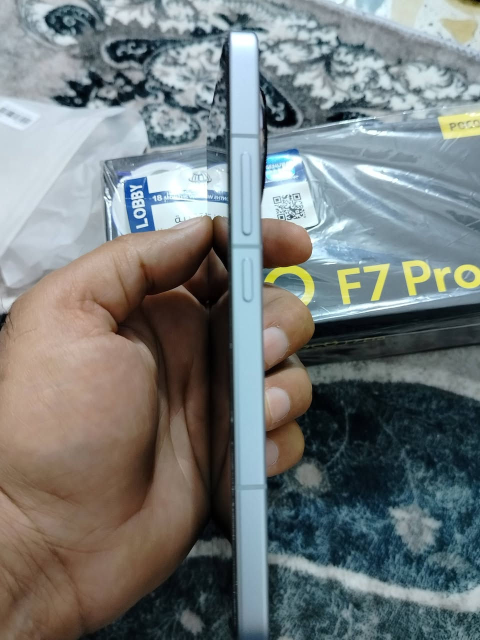 بوكوو f7 برو نظافته 100 وياه أربع كفرات والكارتونه بدون شاحنه السعر 560 وبي مجال ***********
