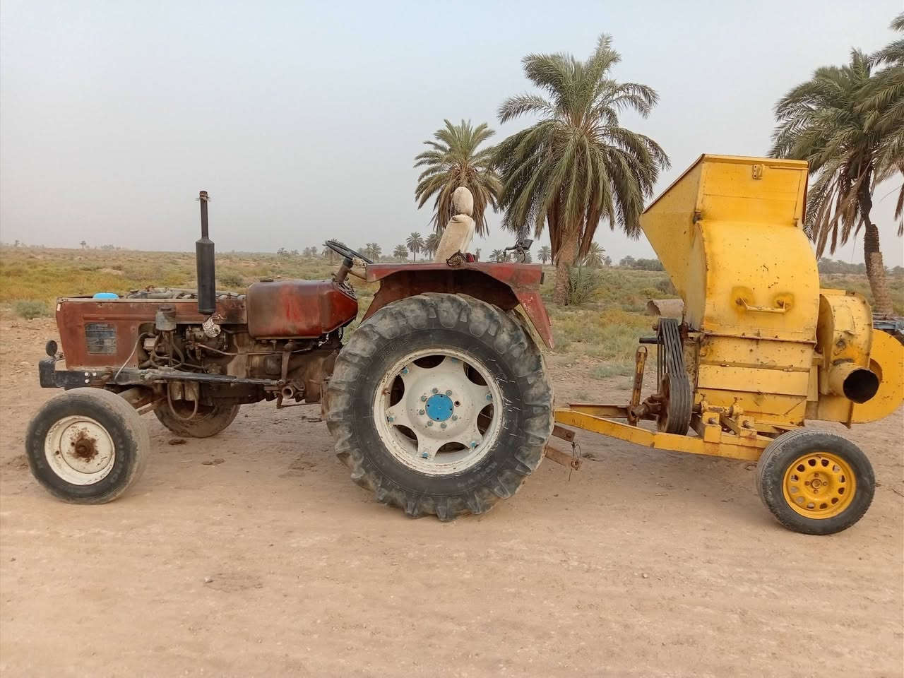 مكينه عنتر موديل 87 رقم وسنويه نضيفه جدآ مع گاروضه ذنون 2014 جاهزه للعمل ماتخسر عليها ألف شوفت عينك وانضف من الصوره واسط ، قضاء الحي ه‍ ***********

