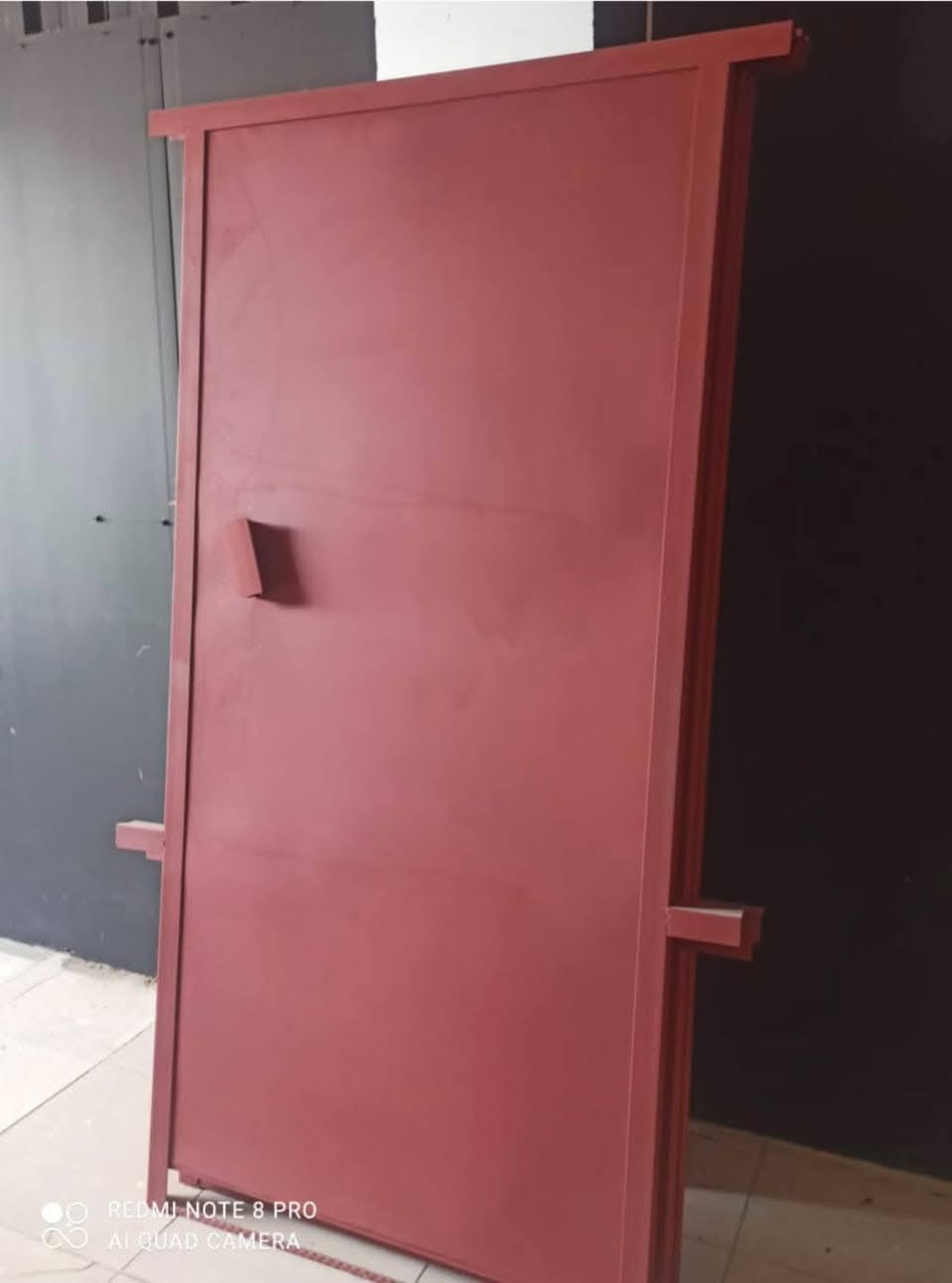 حداده العامة العنوان السماوه لبيع بوب و شبابيك  ونواع الحداده جمله ومفرد سعار مناسبه جدا جدا الفرع الثاني السكك مقابيل قاعد حيدر الطاىي سعار مناسبه جدا *********** واتساب
