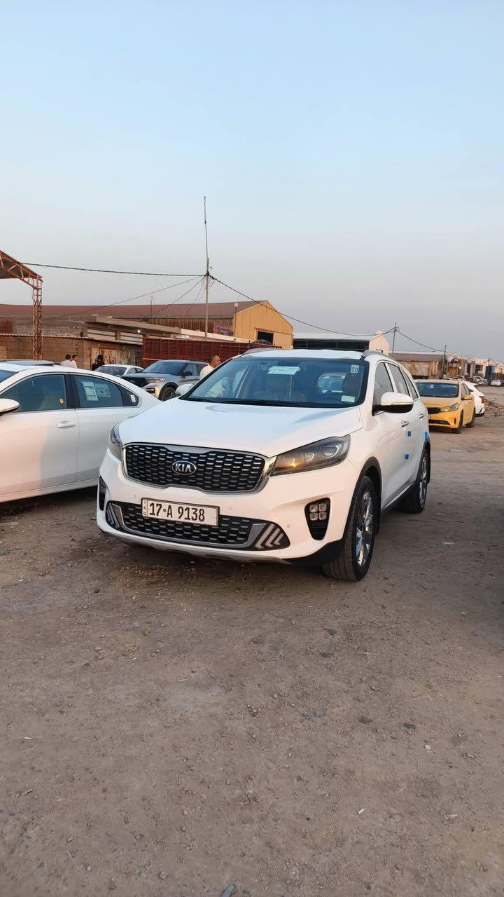 🚘 للبيع :سورنتو 2020
🔹 وارد خليجي،فول مواصفات عده الفتحه 
🔹 7 راكب
🔹 محرك 6 سلندر
🔹 تبريد 3 قطع
🔹 شفط + إشارات بالمرايات
🔹 بصمة تشغيل + بصمة أبواب وصندوق
🔹 بردات خلفية
🔹 حساسات أمامي وخلفي
🔹 سايد بريك بالرجل 
🔹 4امنضومات قياده 
🔹 شاشة لمس
🔹 كشنين كهرباء 
🔹 ماشية 90كم
🔹 شحن لاسلكي 
🔹 المحرك والكير كفالة
💰 السعر: 235 ورقة بيها مجال بعد المعاينة
🔄 بيع فقط 
📍 المكان:السماوه 
📱 الرقم: ***********
