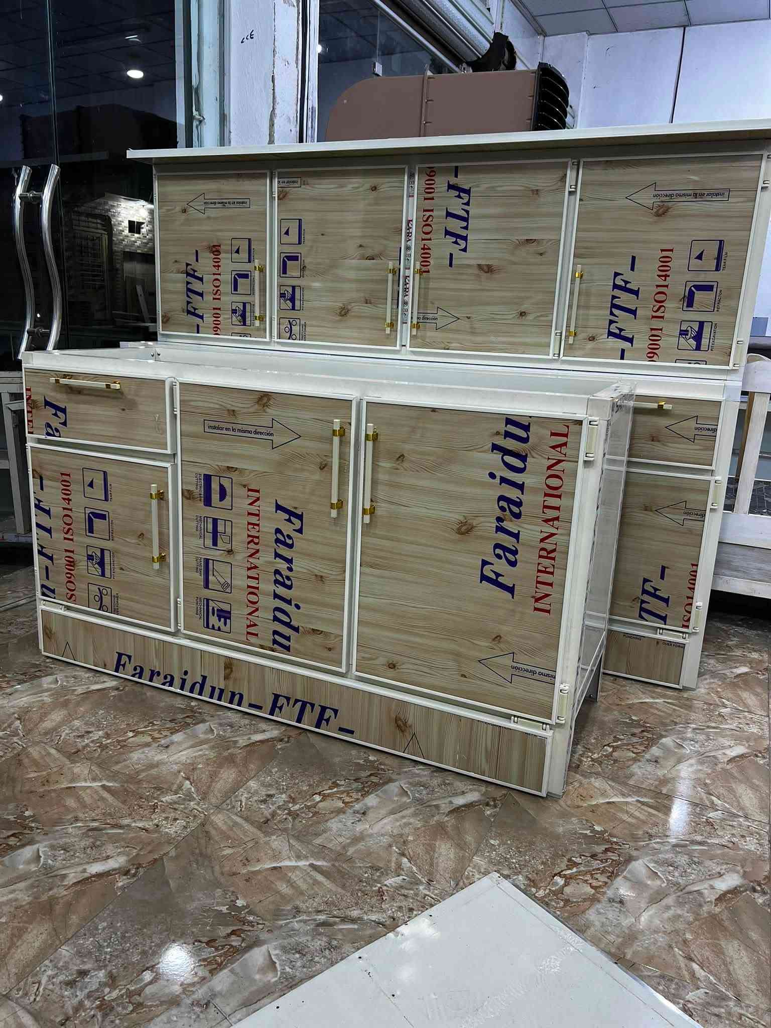 كونترات. حطاطه جديد سعر المتر 100 الف.  
سعر الكونتر المترين ونص مع ملحق مع سنك مع مرمر 550. 
كونتر مترين مع ملحق مع سنك متر ونص مع مرمر 450 الف. 
كونتر ثلاث متر مع ملحق مع سنك متر ونص. 650 الف 
سنك متر ونص مرمر. سعر 150 الف.  
شرط حطاطه.  عنوان. الرمادي تأميم. 
قريبااا جددا   افتتاح معرض اثاث في  مدينه راوه الحبيبه 
باقي الكونترات كل كونتر له سعر 
تواصل.  ***********.
