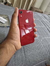 ايفون اكس ار • ذاكرة ٦٤ • بطارية ٧٨