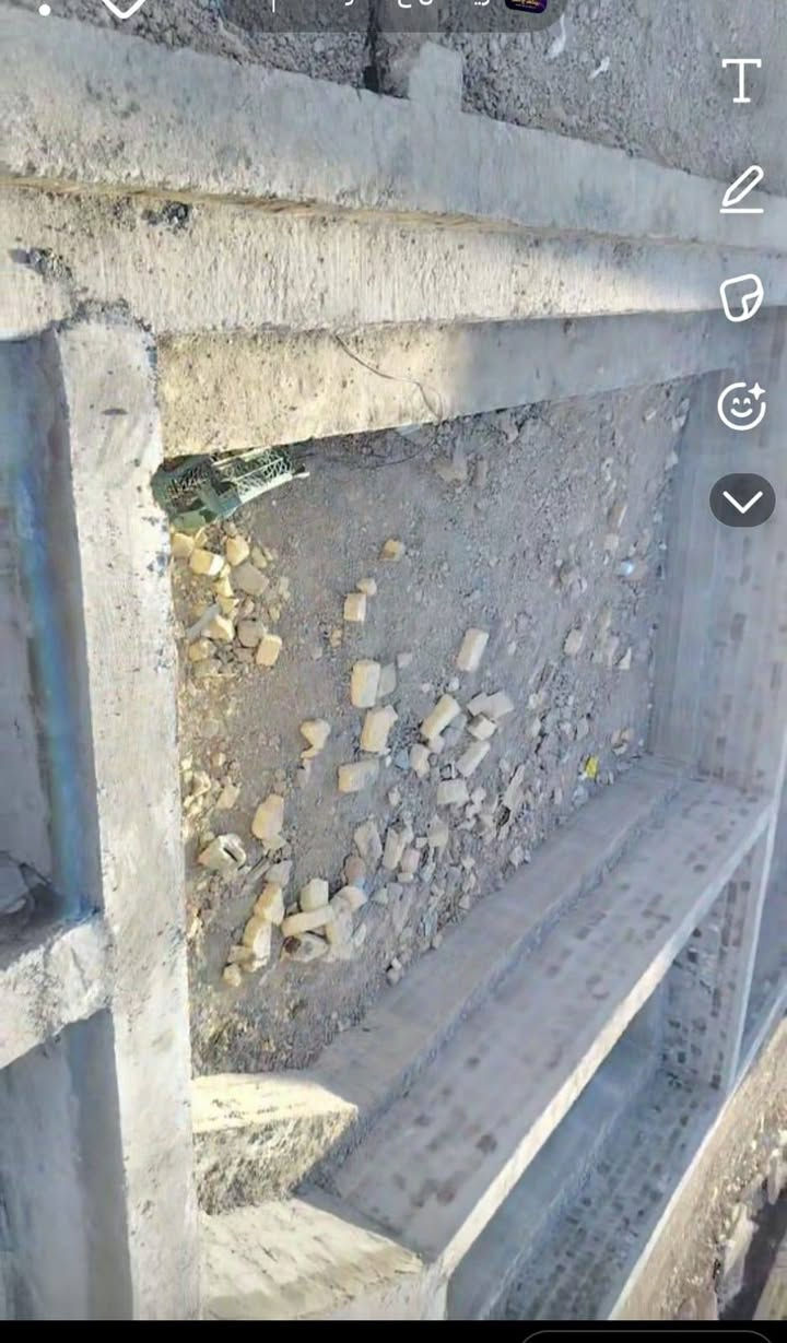 🏡 أرض للبيع بمواصفات ممتازة
​نوع السند: طابو زراعي (ملك صرف عثماني).
​المساحة الكلية: 160 متر مربع.
​الأبعاد: الواجهة 7.5 متر × النزال 21 متر.
​البناء الحالي: يحتوي على بتلو درجة أولى. بناء شركة الأطلس
​الموقع:أم الخيل شارع المسبحة - خلف السكة - ثاني فرع.
​الخدمات: متوفر ماء وكهرباء (التبليط قيد الإنجاز إن شاء الله).
​📲 للتواصل والاستفسار (واتساب): (***********).‏،،،،(‪***********‬‏) 
أو زيارة مكتبنا الكائن
سايدين الجمهوري - مقابل مدرسة القدس - قرب جامع الحكيم  مجاور صيدلية الساق.
