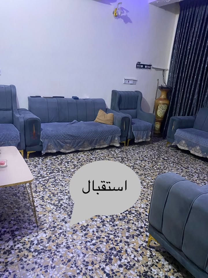 بيت مساحه الاصليه 60 واقع حال 160 
بدايه 9/2 سكينة الزراعي 
شارع التشجير 
استقبال
مطبخ +ترك+صحيات
غرفة الطابق الارضي
بيتونه
الطابق الثاني صحيات + غرفة
للاتصال ***********
