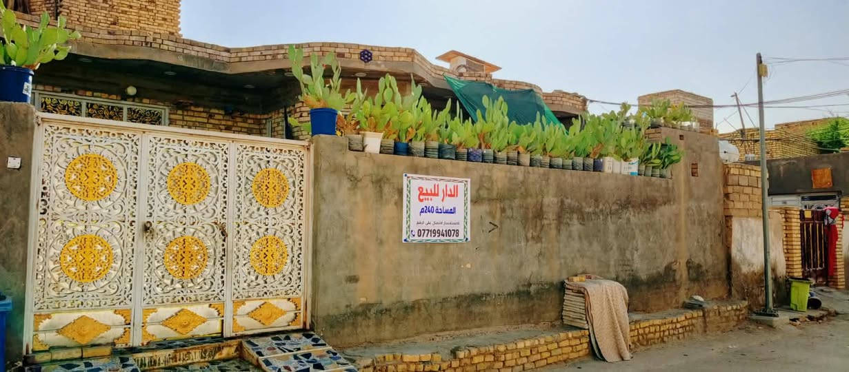 الحسن العسكري • ٢٤٠م • بناء جديد