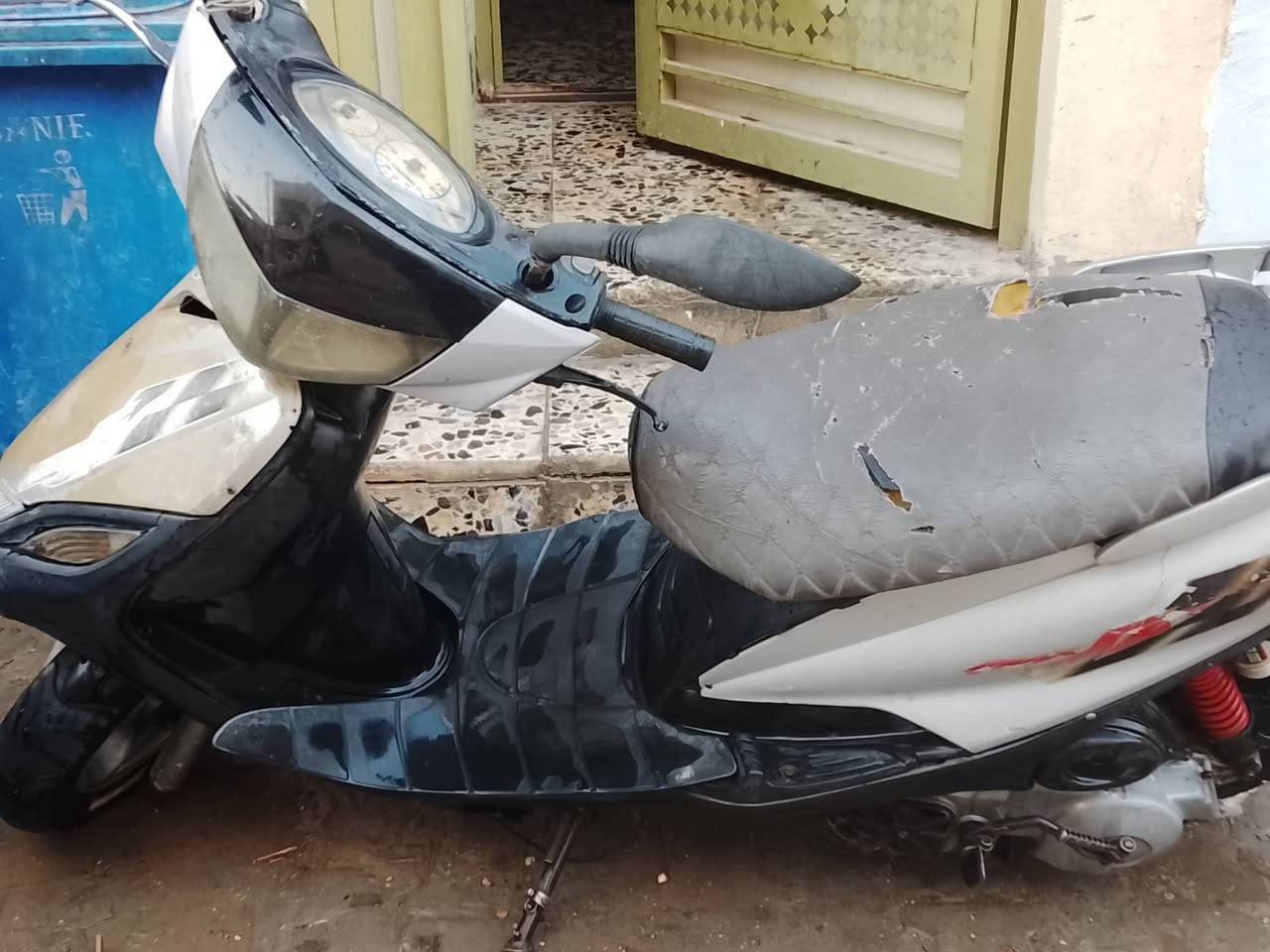 ثعلب للبيع  محرك مكفول 
نواقصها شغلات بسيطه كفر امامي . وبريك خلفي ودشبول 
سعرها 250 قفل 
التواصل 
*********** للاتصال فقط
***********وات ساب 
مكاني الحرية الثانيه
