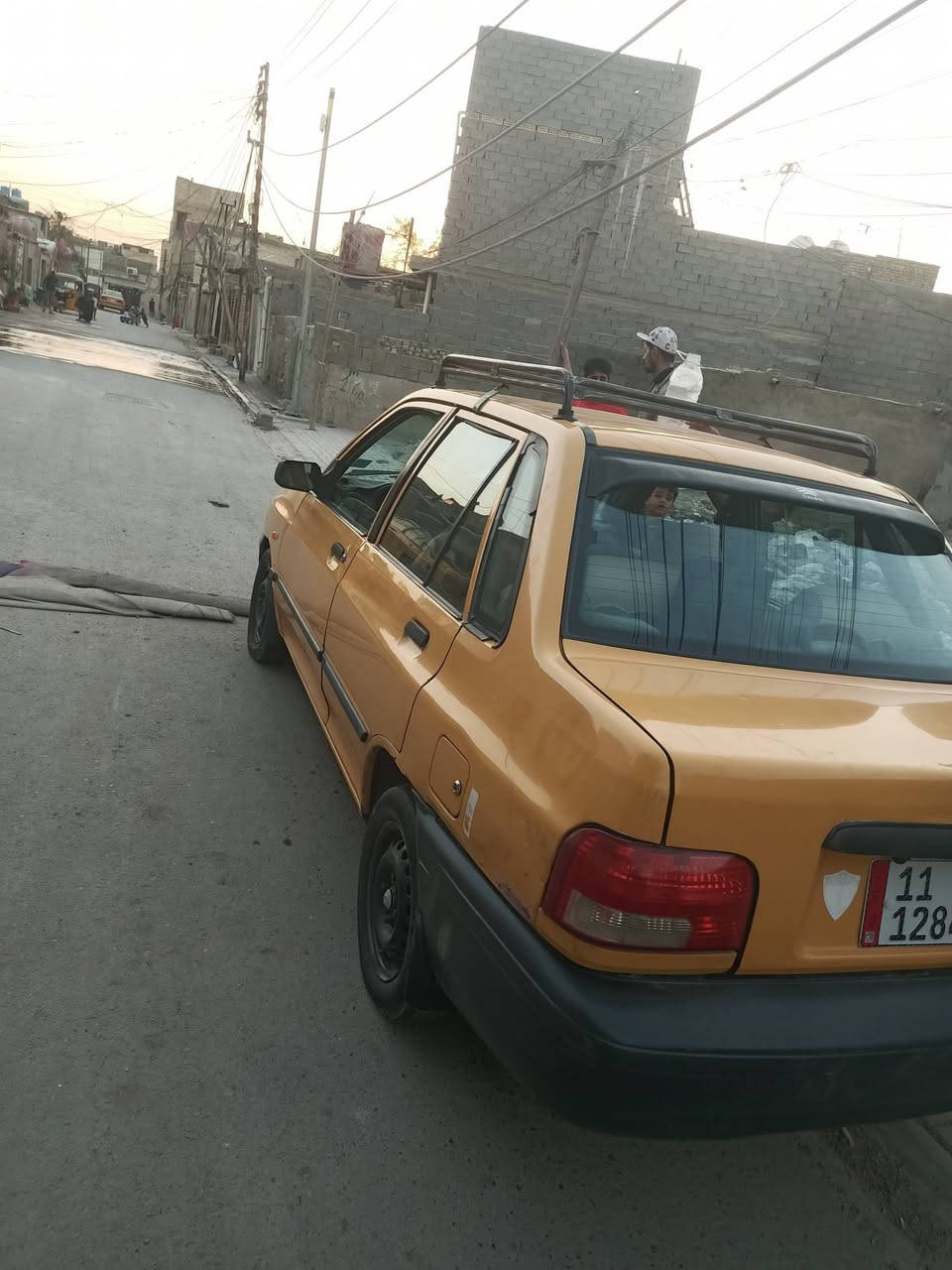 سلام عليكم 
سايبة 14
كفالة كير مكينة شواصي يراد ملاحظات نواقص بصيطة
نقص تبريد فقط 
أو يراد دعامات خلفي امامي
سيارة بسمي تحويل ثاني يوم 
رقم جديد مصفرة كلشي 
حداية جاهزة كهربائيات جاهزة 
عنوان بغداد بياع 
السعر 26بيها مجال 
رقم ***********
