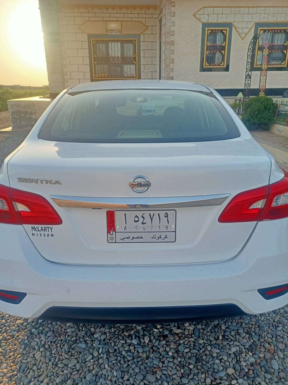 السلام عليكم 
نيسان سنترا للبيع موديل 2019 ضرر السيارة الجاملق الايمن فقط صبغ بدون دواخل للأستفسار الاتصال على الرقم ***********

