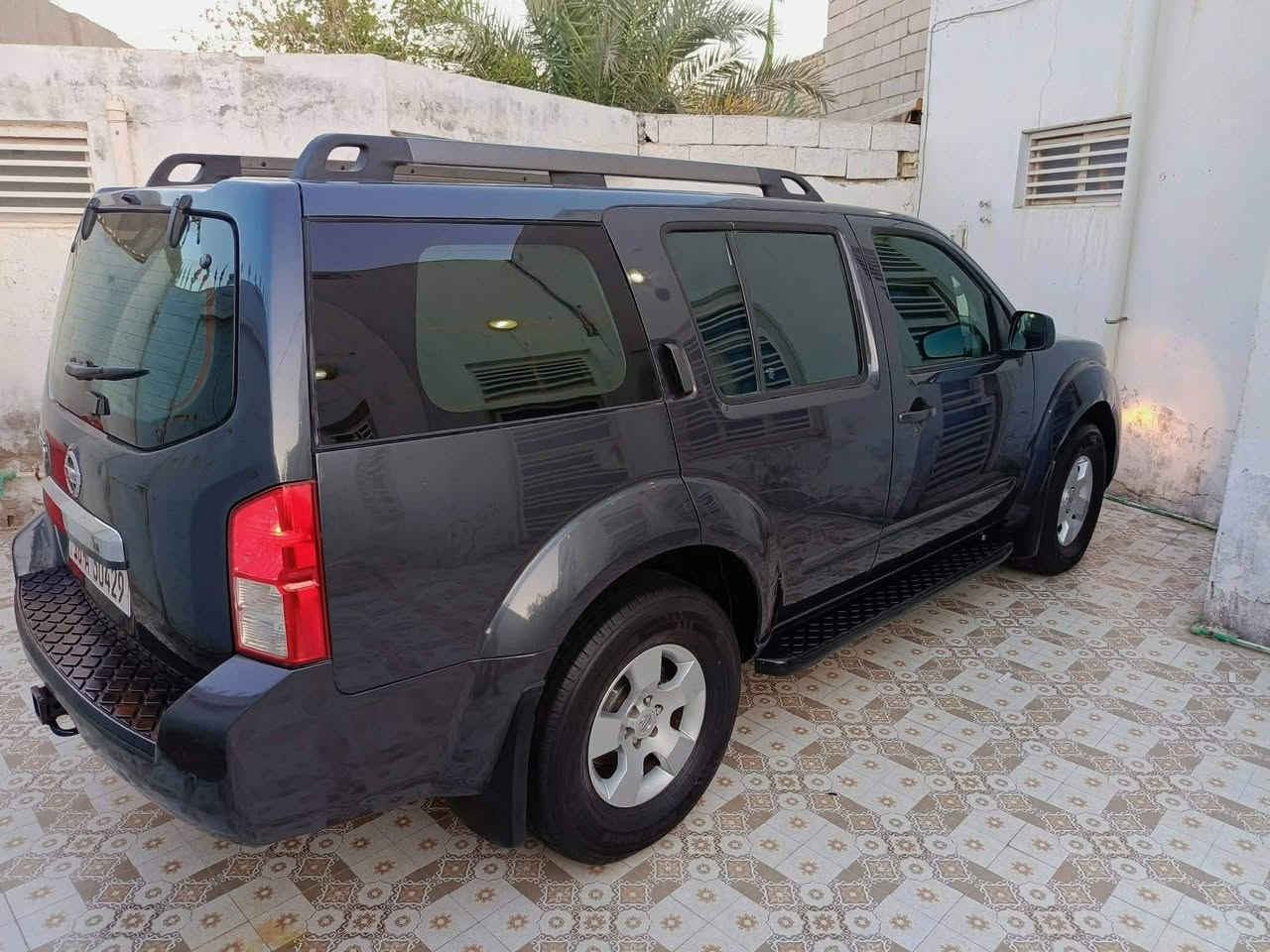 السلام عليكم للبيع فقط نيسان بافندر 2010 وارد امريكي بيه جاملغ امامي صبغ فقط مكينه وكير مكفولات 6 سلندر  السياره ما بيه كل نقص تبريد ثلج داخل جديد سبعه راكب كامره خلفيه صدر أمامي وخلفي نضيف رقم بابل بسمي مكاني ديوانية السعر 97 بيع مستعجل ***********
