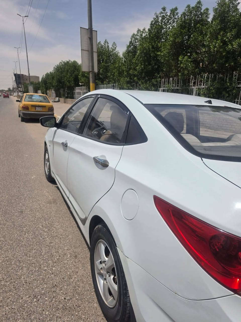 اكسنت 13 خليجي
كير محرك مكفولات شركه مامفتوح 

استخدام بيت. 
السونار موضح 
قطرتين 
هزه جديده ..
السعر 88 بيها مجال
اتصل ***********
